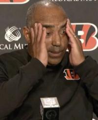 [Image: Marvin-Lewis-frustrated.jpg]